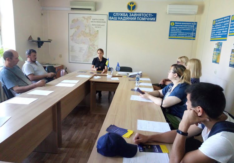 безработных зовут на службу в патрульную полицию