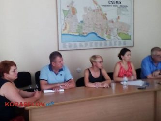 "Не волнуйтесь": депутаты встретились с ЖЭКовцами Корабельного района, массово получившими уведомления об увольнении | Корабелов.ИНФО image 5