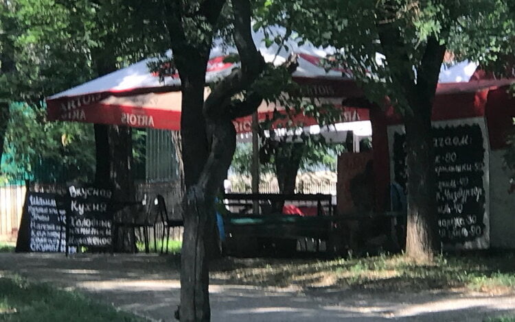 пивная палатка в сквере "Комсомольский"