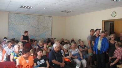 "Не волнуйтесь": депутаты встретились с ЖЭКовцами Корабельного района, массово получившими уведомления об увольнении | Корабелов.ИНФО image 3