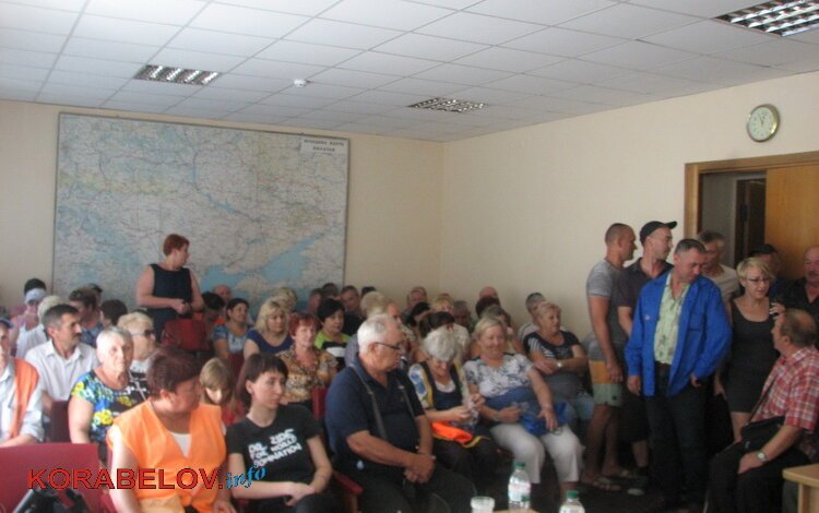 "Не волнуйтесь": депутаты встретились с ЖЭКовцами Корабельного района, массово получившими уведомления об увольнении | Корабелов.ИНФО image 3