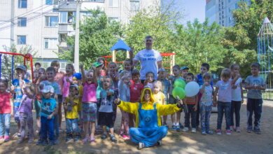 "Всегда рад поддерживать инициативы николаевцев", - Ильюк установил новую детскую площадку в Корабельном районе (ВИДЕО) | Корабелов.ИНФО image 8