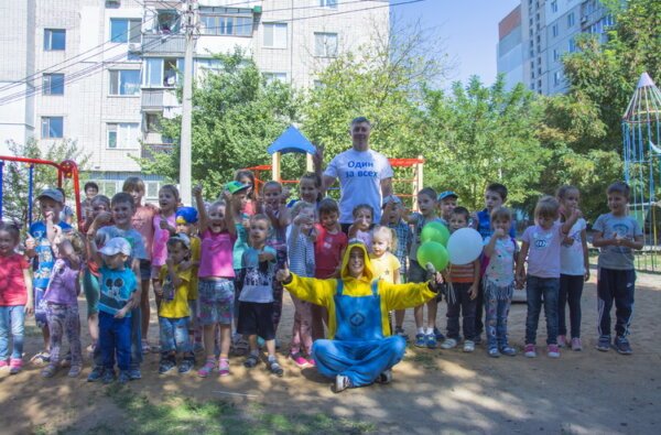 "Всегда рад поддерживать инициативы николаевцев", - Ильюк установил новую детскую площадку в Корабельном районе (ВИДЕО) | Корабелов.ИНФО image 8