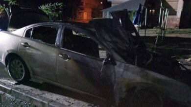 Ночью в Корабельном районе сгорел припаркованный во дворе автомобиль | Корабелов.ИНФО image 1