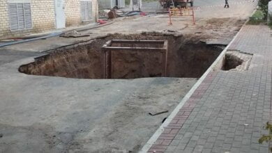 "Примерно в полночь г*вно ушло" - о борьбе "коммунальщиков" с очередным прорывом канализации в Корабельном районе | Корабелов.ИНФО