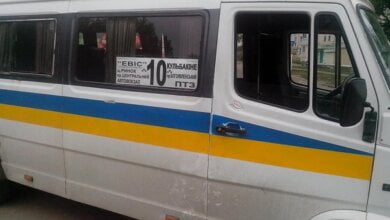 «Ударил и выкинул вместе с ребенком», - жительница Николаева просит наказать "маршрутчика", обслуживающего Кульбакино | Корабелов.ИНФО