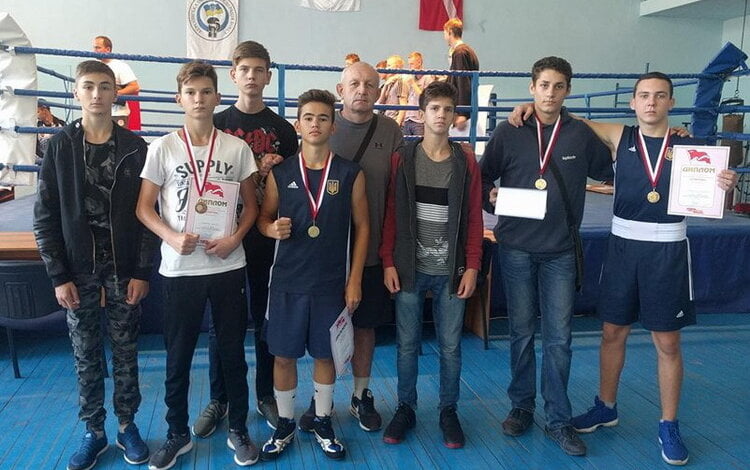 "Два золота, срібло та бронза": боксери з Корабельного району Миколаєва взяли участь у Чемпіонаті України | Корабелов.ИНФО
