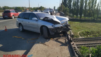 Наказал "хрустика", разбив свою машину и чуть не слетев с моста: ДТП на Широкобальском путепроводе | Корабелов.ИНФО image 1