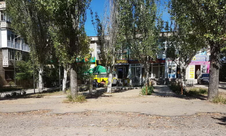 "По ночам шумят, ругаются нецензурно", - жительница Корабельного района жалуется на "рыгаловку" под окнами граждан | Корабелов.ИНФО image 1