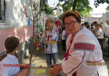 «Пінна вечірка», майстерні та велопробіг: школа в Корабельному руйнує стереотипи святкування початку учбового року (ВІДЕО) | Корабелов.ИНФО image 15