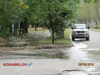 "Район плавает в фекалиях, а мэр празднует День города", - жители Корабельного страдают от вонючих потопов (ВИДЕО) | Корабелов.ИНФО image 3