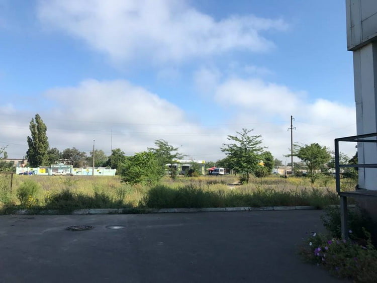 за "ЭКО-маркетом" в Корабельном районе