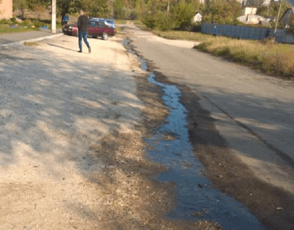 «Неделю никто не устраняет!», - о разливе канализационных стоков в Балабановке | Корабелов.ИНФО image 4