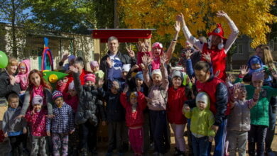 Уже вторую детскую площадку в Корабельном районе установил нардеп Ильюк за счёт своих отпускных | Корабелов.ИНФО image 4