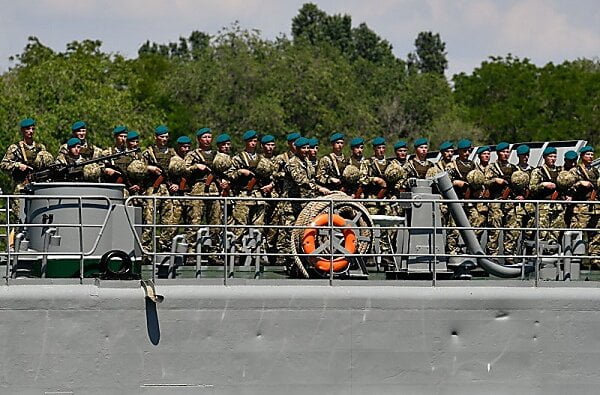 Николаевские морские пехотинцы завтра пройдутся маршем по городу и почтут память погибших сослуживцев | Корабелов.ИНФО
