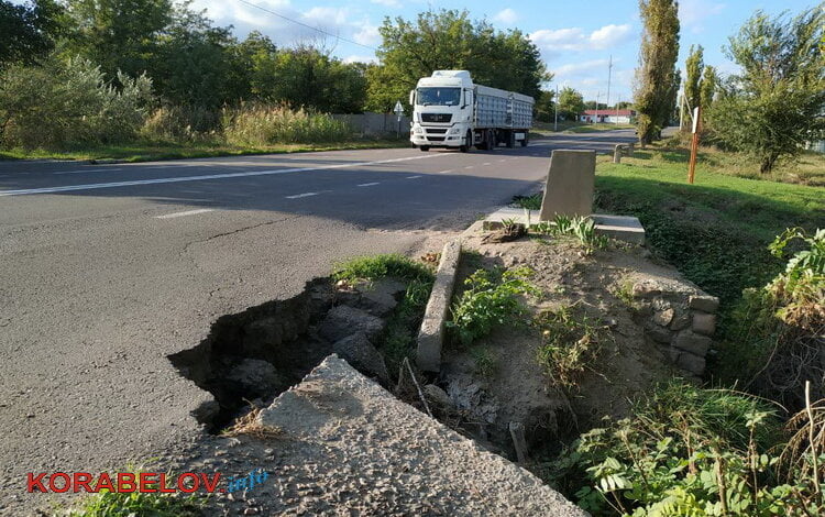 Провал за провалом: фуры продолжают крушить дороги в Корабельном районе | Корабелов.ИНФО image 6
