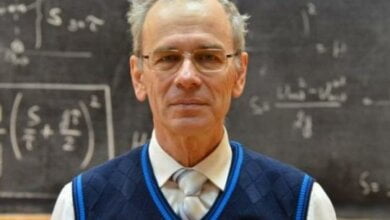 64-летний учитель физики из Одессы собрал миллионы просмотров за бесплатные онлайн-уроки (видео) | Корабелов.ИНФО