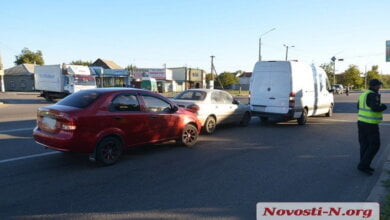 На пр. Богоявленском в Корабельном районе Николаева столкнулись три автомобиля | Корабелов.ИНФО