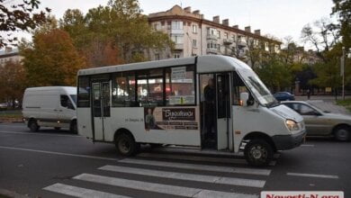 «Маршрутка» №1 в Николаеве сбила девушку на пешеходном переходе | Корабелов.ИНФО