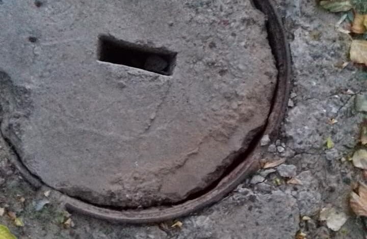 В Корабельном районе мужчина провалился в люк, уронив своего 5-месячного малыша (видео) | Корабелов.ИНФО image 1