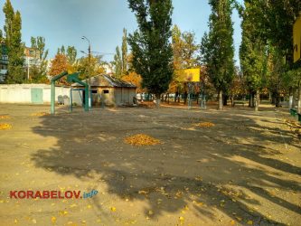 "Там не двор, а поле военных действий", - жительница Николаева - о плачевном состоянии территории вокруг школы № 33 | Корабелов.ИНФО image 6