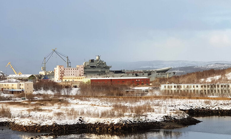 В Мурманске во время ремонта "Адмирала Кузнецова" затонул плавучий док: 4 раненых, 1 пропавший | Корабелов.ИНФО