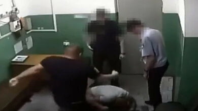 Четверо полицейских в Харькове зверски избивали обычных людей, задержанных в метро (Видео 18+) | Корабелов.ИНФО