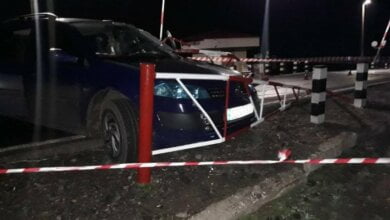 В Николаевской области Renault врезался в железобетонную опору: погиб водитель, двое пострадавших | Корабелов.ИНФО