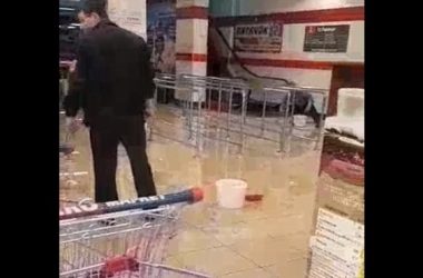"Знатно залито": прорвало трубу и затопило торговый зал супермаркета в Корабельном районе г. Николаева | Корабелов.ИНФО
