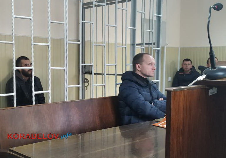 за решеткой в зале суда - Эдгар Алоян