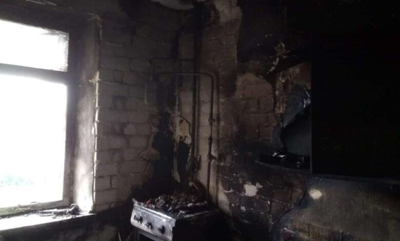 Из-за оставленной без присмотра свечи: в Николаеве во время пожара в квартире погибла 63-летняя женщина | Корабелов.ИНФО