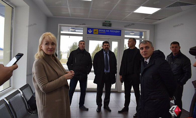 Он улетел, но обещал вернуться. Первый чартер вылетел из Николаева: на борту - мэр, чиновники и бизнесмены | Корабелов.ИНФО image 1