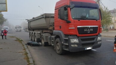 Фура в Николаеве сбила мопед — пострадала женщина | Корабелов.ИНФО image 6