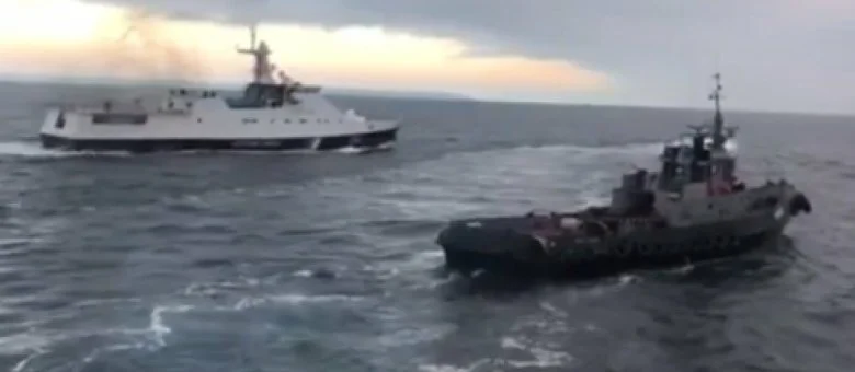 «Дави его!» Видео тарана российским кораблем украинского буксира в Керченском проливе | Корабелов.ИНФО