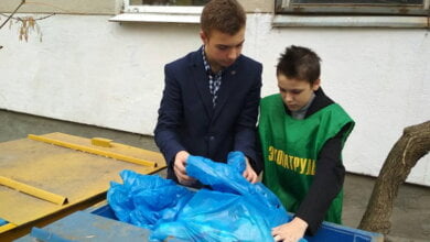 Школярі в Корабельному районі Миколаєва сортують сміття | Корабелов.ИНФО image 1