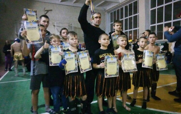 Кикбоксёры из Корабельного района города Николаева привезли 12 медалей с Херсонского чемпионата | Корабелов.ИНФО