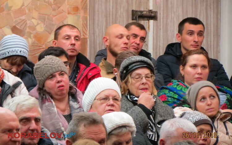 "Вы умываете руку, где должны приложить ее": встреча жителей Корабельного района с Сенкевичем началась со скандала (Видео) | Корабелов.ИНФО image 6