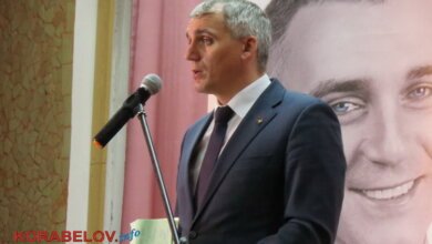 "Вы умываете руку, где должны приложить ее": встреча жителей Корабельного района с Сенкевичем началась со скандала (Видео) | Корабелов.ИНФО image 12