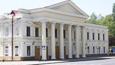 «Мы выступаем против сепаратизма», - в Николаеве активисты потребовали убрать из названия театра слово «русский» | Корабелов.ИНФО