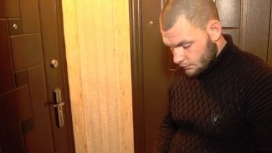 Соседи парня, разбившегося после падения с 6-го этажа в Корабельном районе, говорят о его драке с братом в день гибели (Видео) | Корабелов.ИНФО