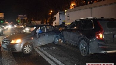 На проспекте Богоявленском столкнулись три авто – образовалась большая пробка | Корабелов.ИНФО image 6