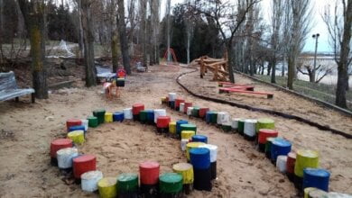 "Прыгнули в последний вагон": зимой на пляже "Чайка" установили детскую и спортивную площадки за более 600 тыс. грн | Корабелов.ИНФО image 3