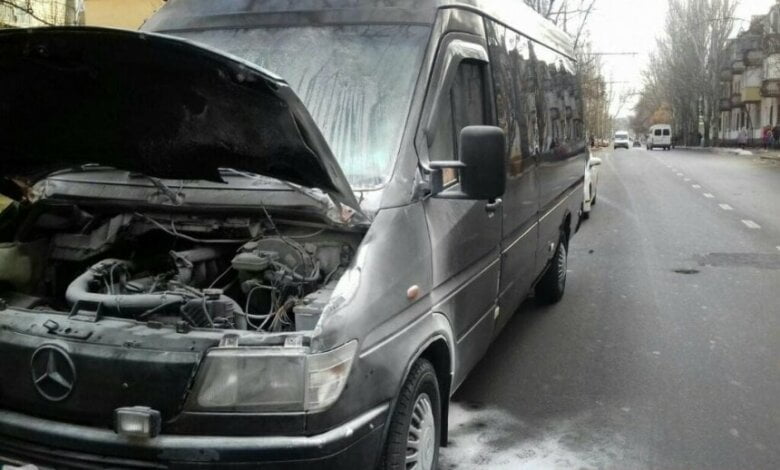В Николаеве на ходу загорелась "маршрутка" с пасажирами | Корабелов.ИНФО