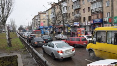 Из-за предновогоднего ажиотажа на центральных улицах Николаева - большие пробки | Корабелов.ИНФО