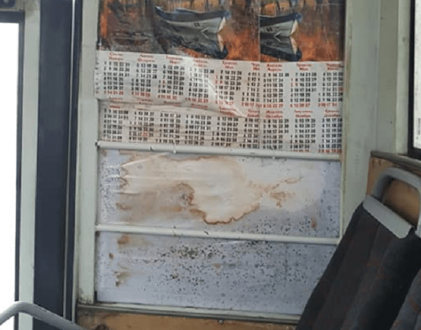 «Крыша течет, обшивка сгнила, вместо окна - календарь с картоном», - жители Николаева о "маршрутке" № 91 | Корабелов.ИНФО image 2