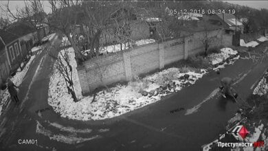 В Николаеве грабитель напал на женщину – её спасло появление прохожей (ВИДЕО) | Корабелов.ИНФО