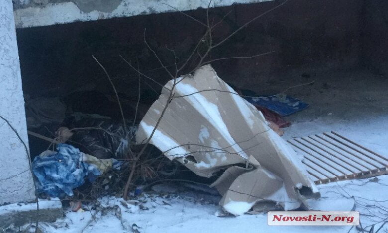 В Николаеве под балконом многоэтажки обнаружили труп замерзшей женщины | Корабелов.ИНФО