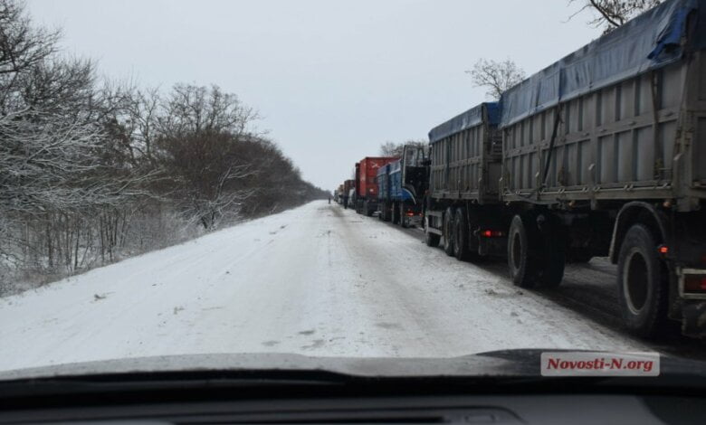 Дорога из Николаева в Одессу: гололед, «снежная каша», множество ДТП. ВИДЕО | Корабелов.ИНФО