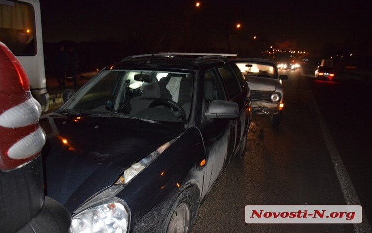 "Кидали" бажаючих придбати авто за зниженою ціною: у Миколаєві затримали 10 учасників організованої групи шахраїв | Корабелов.ИНФО image 2