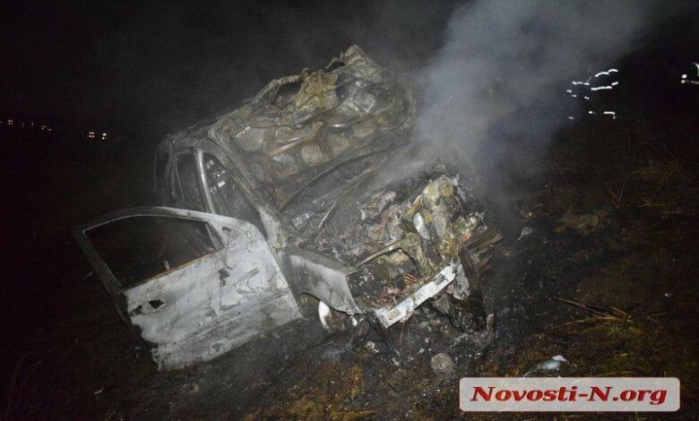 Масштабное ДТП под Николаевом: сгоревший автомобиль, двое пострадавших, трасса заблокирована (видео) | Корабелов.ИНФО image 1